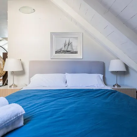 Ξενοδοχείο με διαμερίσματα White Loft 4*