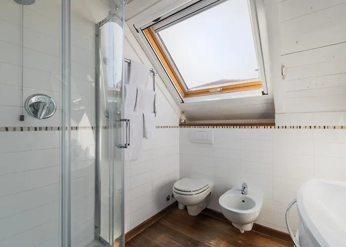 公寓式酒店 White Loft 4*